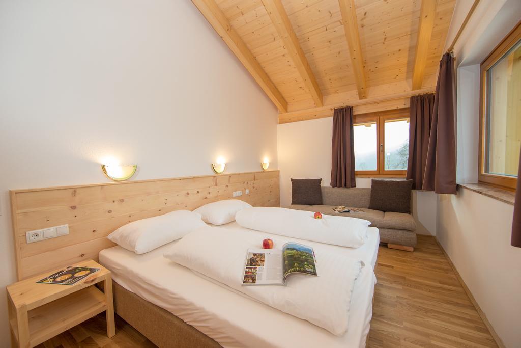 Penthousewohnung Mit Garten Sauna Pool ميشوفن الغرفة الصورة